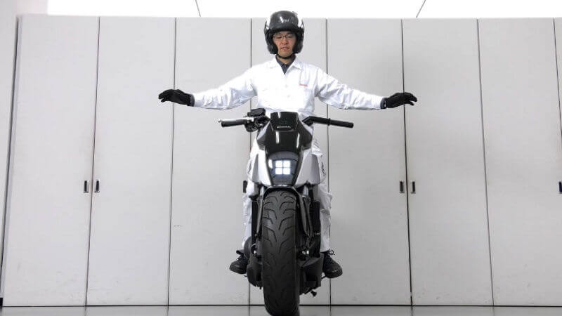 Honda Riding Assist CES 2017