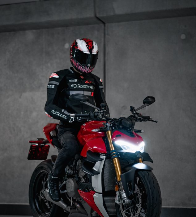 Motorrijden Hemelvaart Ducati