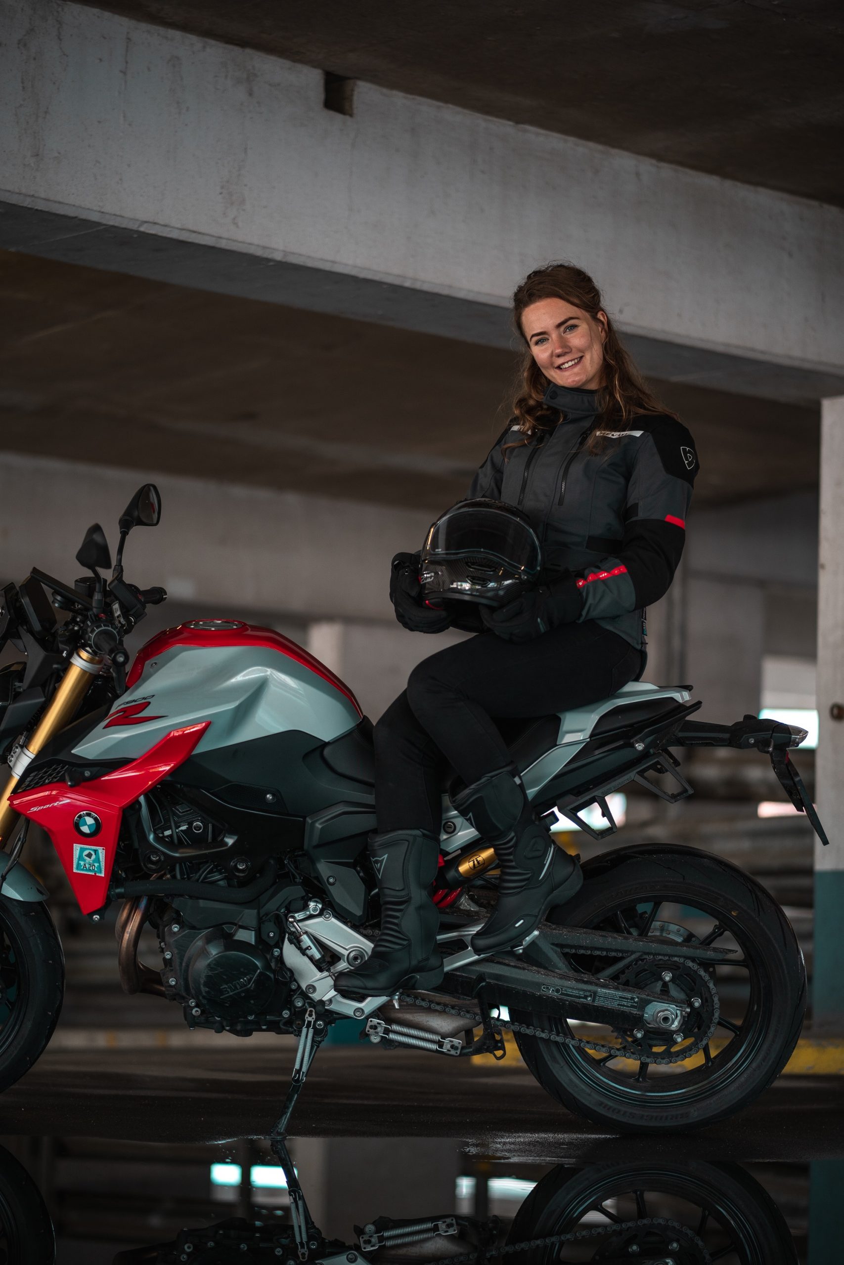 Reflectie Pionier Factuur Hulp bij het vinden van fijne dames motorlaarzen - MKC Moto