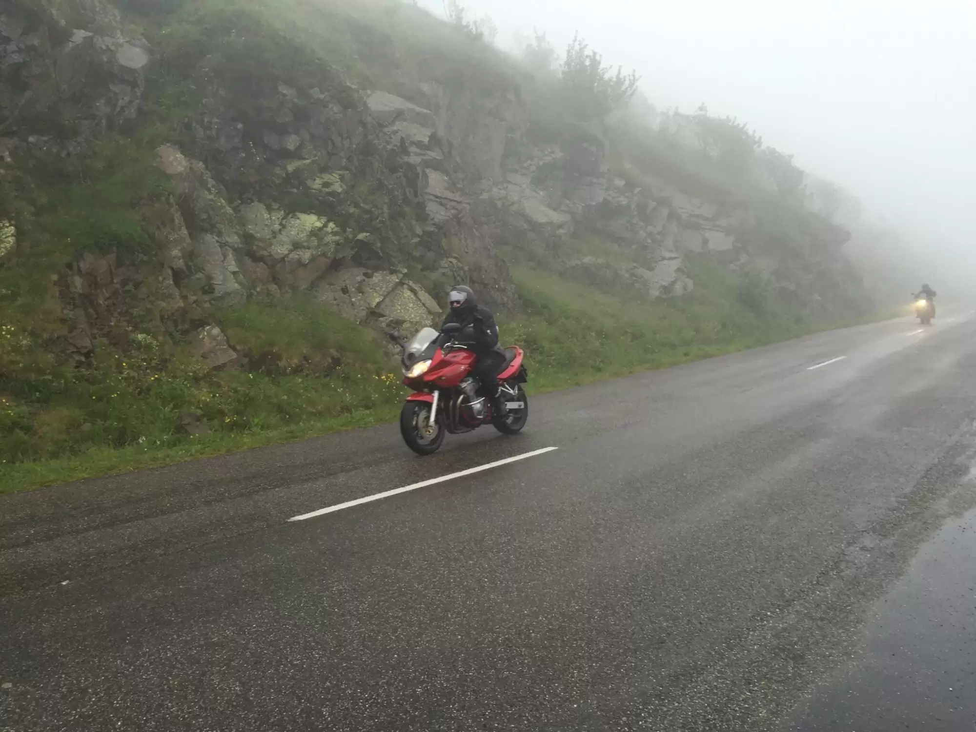journalist Wat is er mis Dubbelzinnig Motorrijden in de regen - MKC Moto