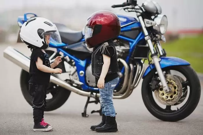 Prik Ziekte ontwerper Tips voor motorrijden met een kind - MKC Moto