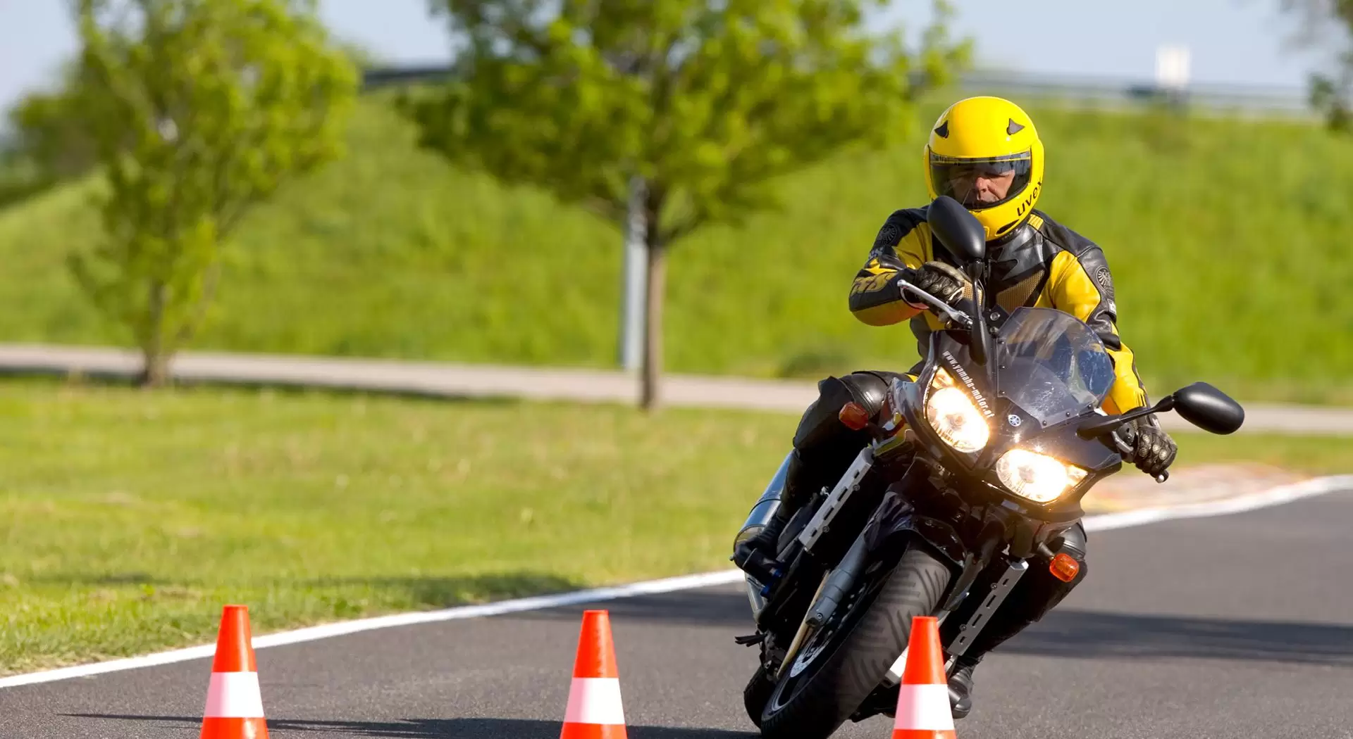 Motorrijles in het coronatijdperk