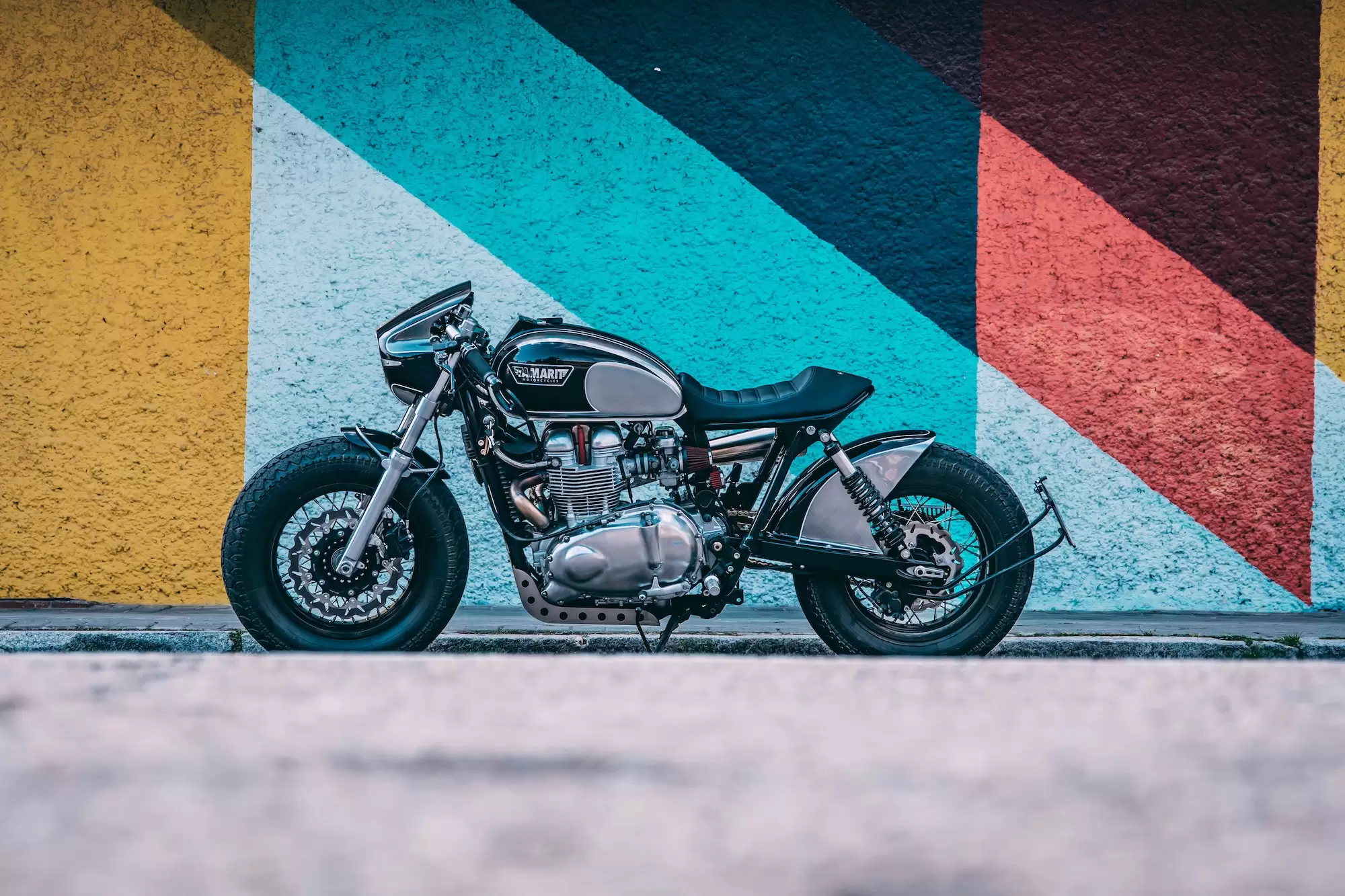 Win deze vette Tamarit Motorcycles custom van MotoShare