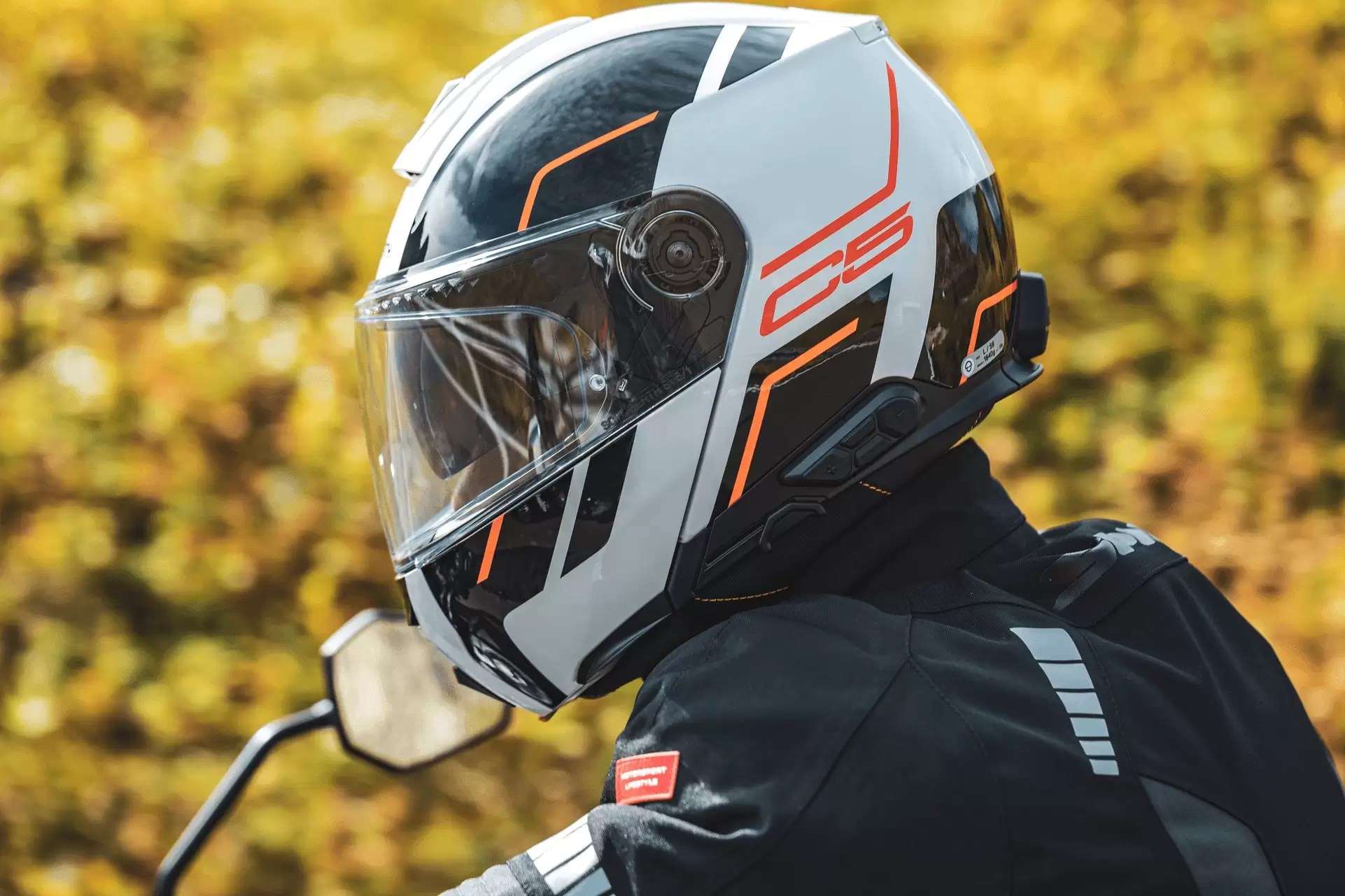 De zes toonaangevende motorhelmen 2022 - MKC Moto